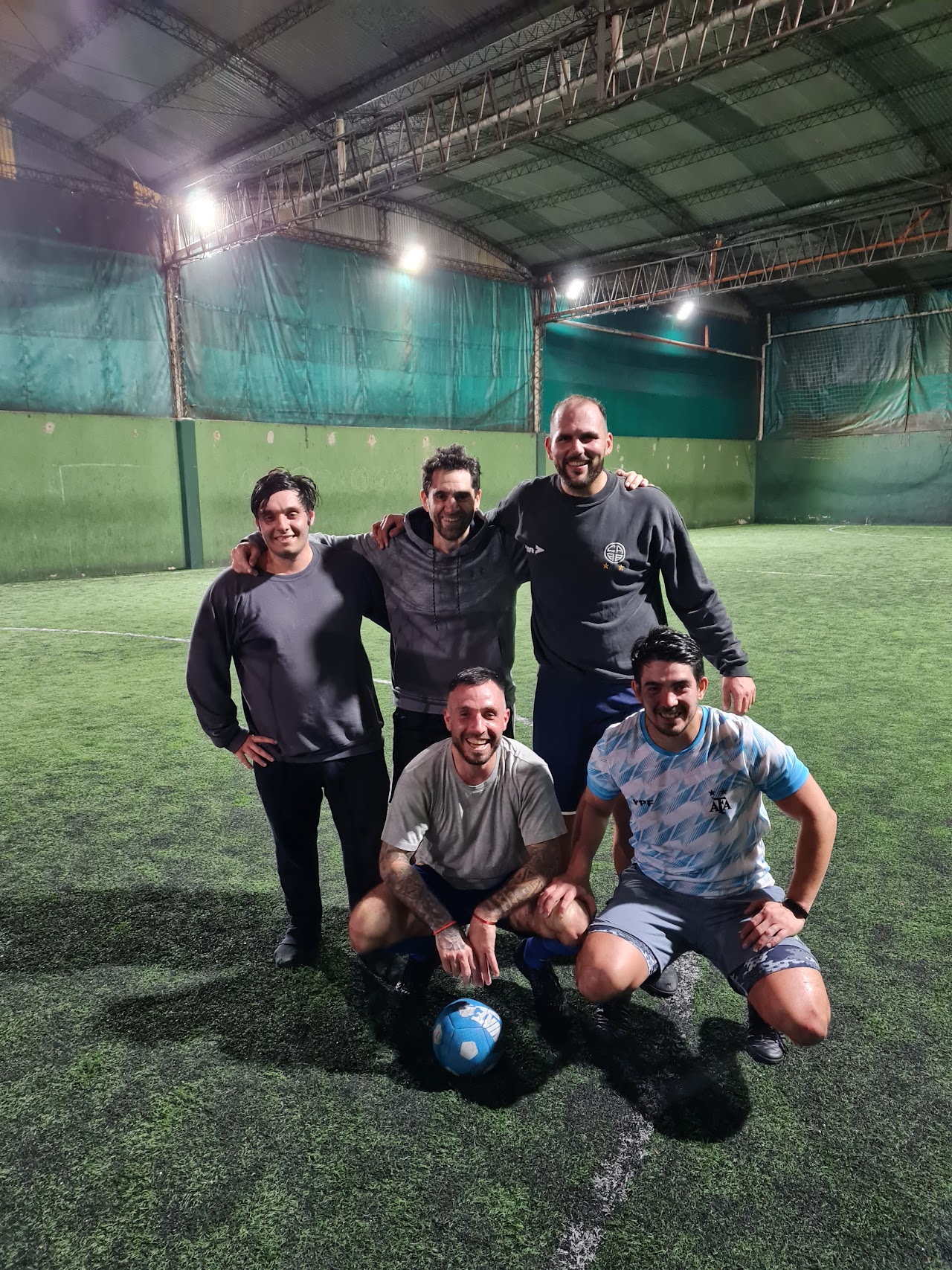 Cancha de fútbol 6 con pasto sintético en La Casona